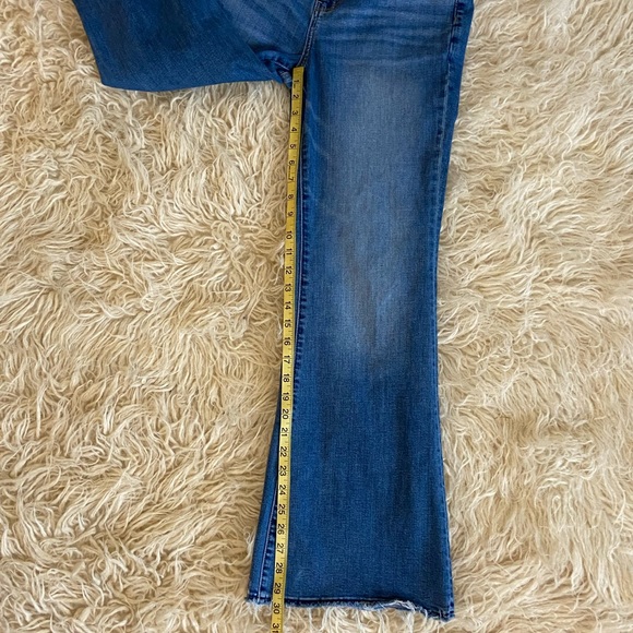 American Eagle Super Hi-Rise Flare Medium Wash Distressed Jeans, size 12 - Picture 10 of 11